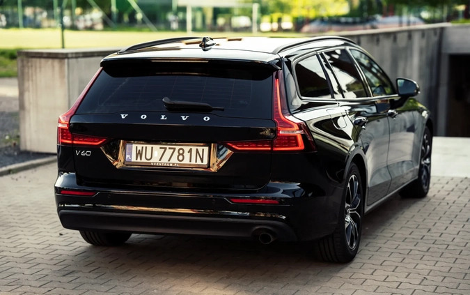 Volvo V60 cena 83000 przebieg: 160000, rok produkcji 2018 z Poznań małe 781